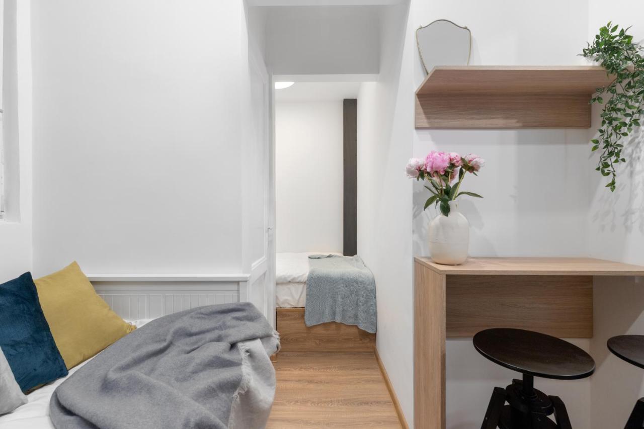 Ultra Central, 15 Sqm Studio By Urbanesq Бухарест Экстерьер фото