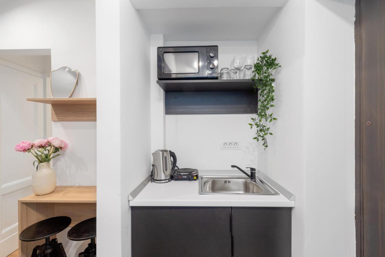 Ultra Central, 15 Sqm Studio By Urbanesq Бухарест Экстерьер фото